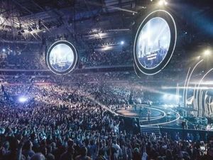 Hillsong dan Gereja Pantekosta di Australia Menarik Lebih Banyak Anak Muda