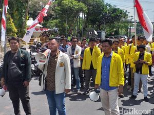 Mahasiswa Surabaya Tuntut DPRD Kawal Kasus Rasisme