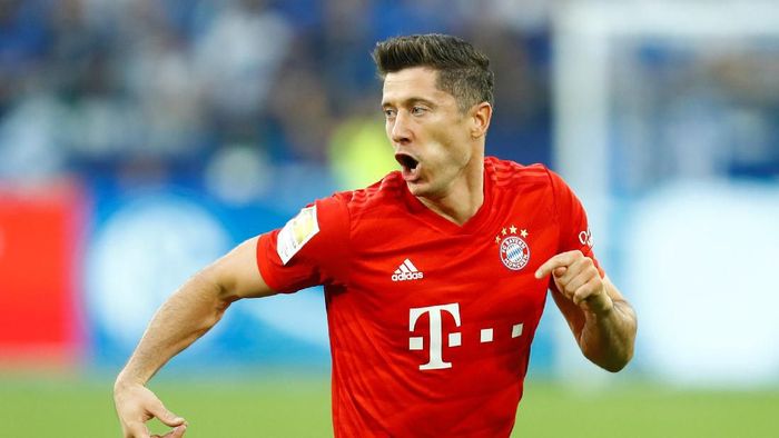 Robert Lewandowski senang dengan aktivitas transfer Bayern Munich. Foto: REUTERS/Ralph Orlowski Robert Lewandowski senang dengan aktivitas transfer Bayern Munich. Foto: REUTERS/Ralph Orlowski