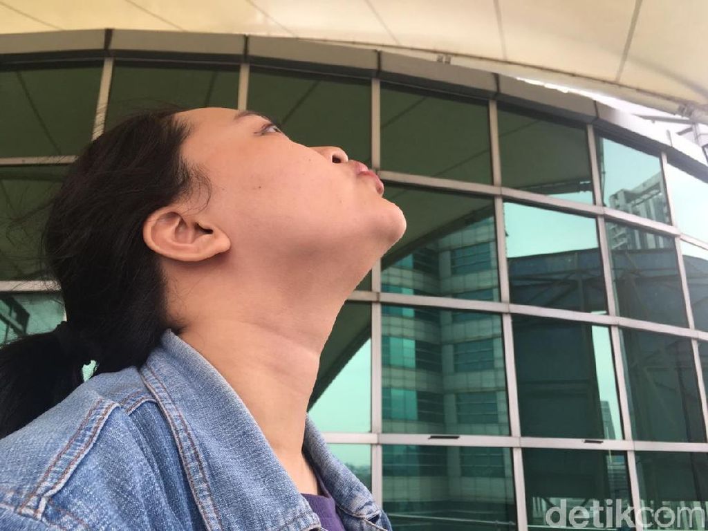 5 Senam Ringan usai Bangun Tidur untuk Hempaskan Double Chin 5 Senam Ringan usai Bangun Tidur untuk Hempaskan Double Chin