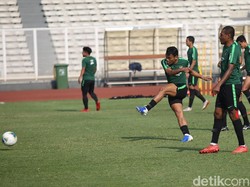 Ferdinand Sinaga Kecewa Pluim Absen Bela PSM saat Hadapi Persis Solo