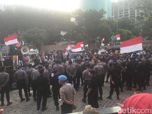 Massa Pendukung Pansel Capim KPK Juga Gelar Aksi di Depan KPK Massa Pendukung Pansel Capim KPK Juga Gelar Aksi di Depan KPK