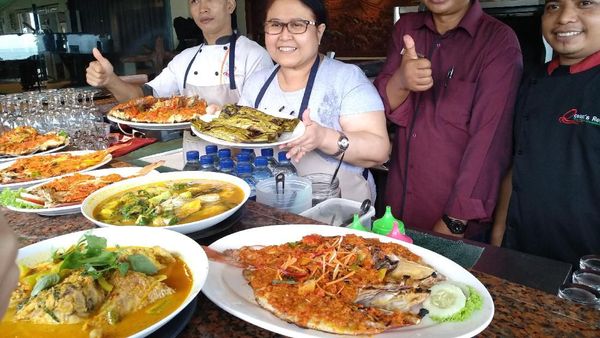 Ini 10 Potret Elza Syarief yang Ternyata Jago Masak