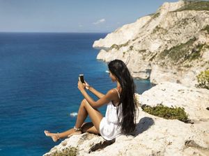 Abaikan Rambu Peringatan, Turis Selfie & Tewas Jatuh dari Tebing Abaikan Rambu Peringatan, Turis Selfie & Tewas Jatuh dari Tebing
