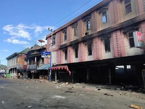 Periksa 30 Tersangka, Polisi Telusuri Penunggang Rusuh di Jayapura Periksa 30 Tersangka, Polisi Telusuri Penunggang Rusuh di Jayapura