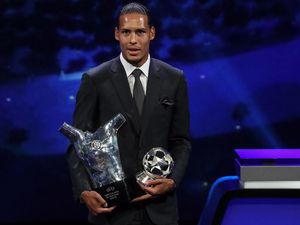 Van Dijk Sudah Jadi yang Terbaik di Eropa, Selanjutnya Ballon dOr?