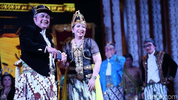 Saat Gubernur BI dan Para Bankir Main Ketoprak
