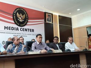 Wiranto Bertemu Tokoh Papua, Sepakat Akhiri Ketegangan Wiranto Bertemu Tokoh Papua, Sepakat Akhiri Ketegangan