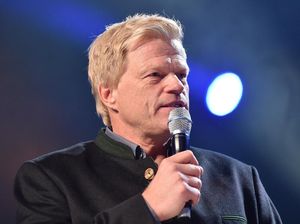 Oliver Kahn Jadi CEO Bayern Mulai 2022