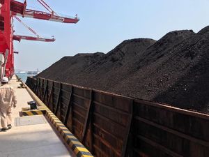 Pasokan Batu Bara ke Pembangkit PLN Dipantau Ketat