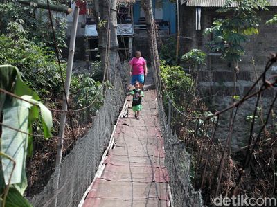 Miris, Jembatan Gantung Jakarta-Depok Masih Memprihatinkan