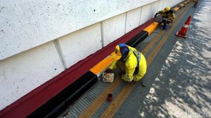 Underpass Kebayoran Lama Makin Kinclong