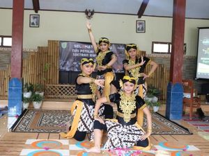 Foto Wisata ke Desa Penari, Trenggalek