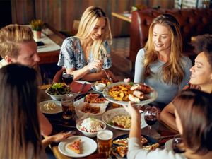 Ini Berbagai Kebiasaan Makan yang Dibenci Oleh Setiap Zodiak