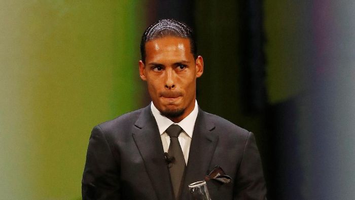 Virgil van Dijk menilai Napoli bakal jadi lawan yang berat untuk Liverpool di fase grup. (Foto: Eric Gaillard/REUTERS) Virgil van Dijk menilai Napoli bakal jadi lawan yang berat untuk Liverpool di fase grup. (Foto: Eric Gaillard/REUTERS)