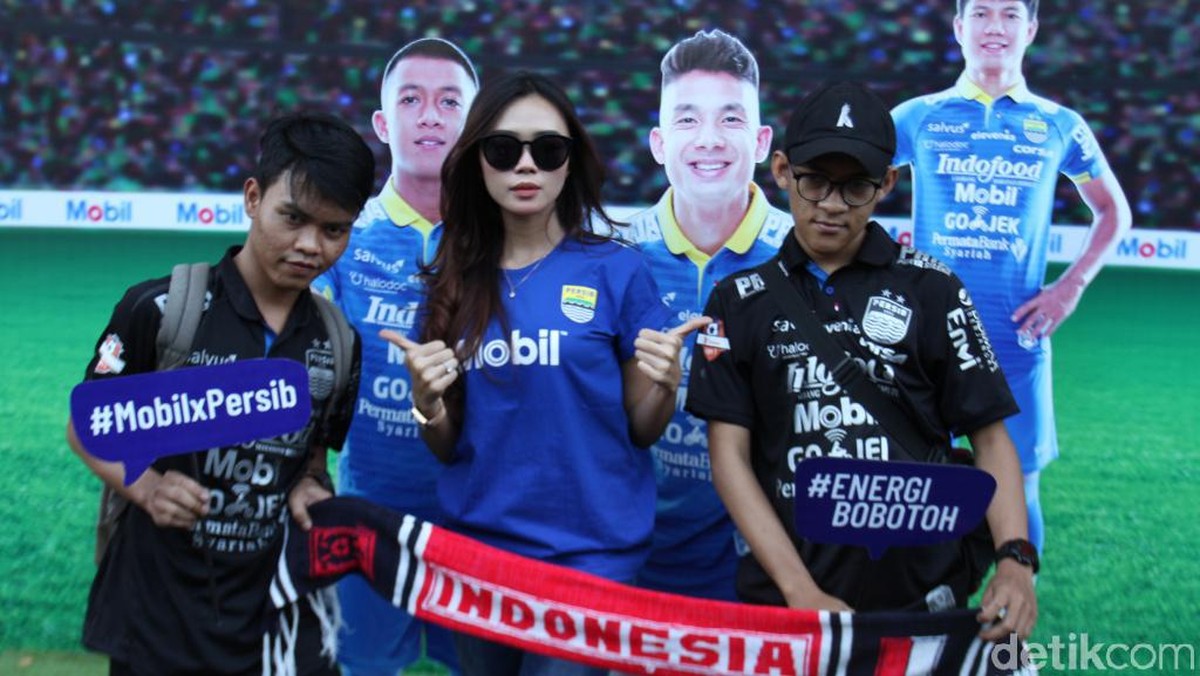Bobotoh memadati Stadion Si Jalak Harupat. (Wisma Putra/detikSport)