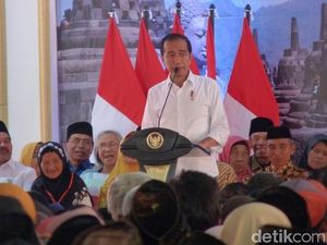 Setelah Purworejo, Jokowi Bagikan Ribuan Sertifikat Tanah di Magelang