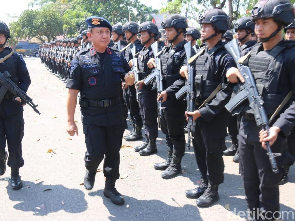 250 Personel Brimob dari Jambi Diberangkatkan ke Papua 250 Personel Brimob dari Jambi Diberangkatkan ke Papua
