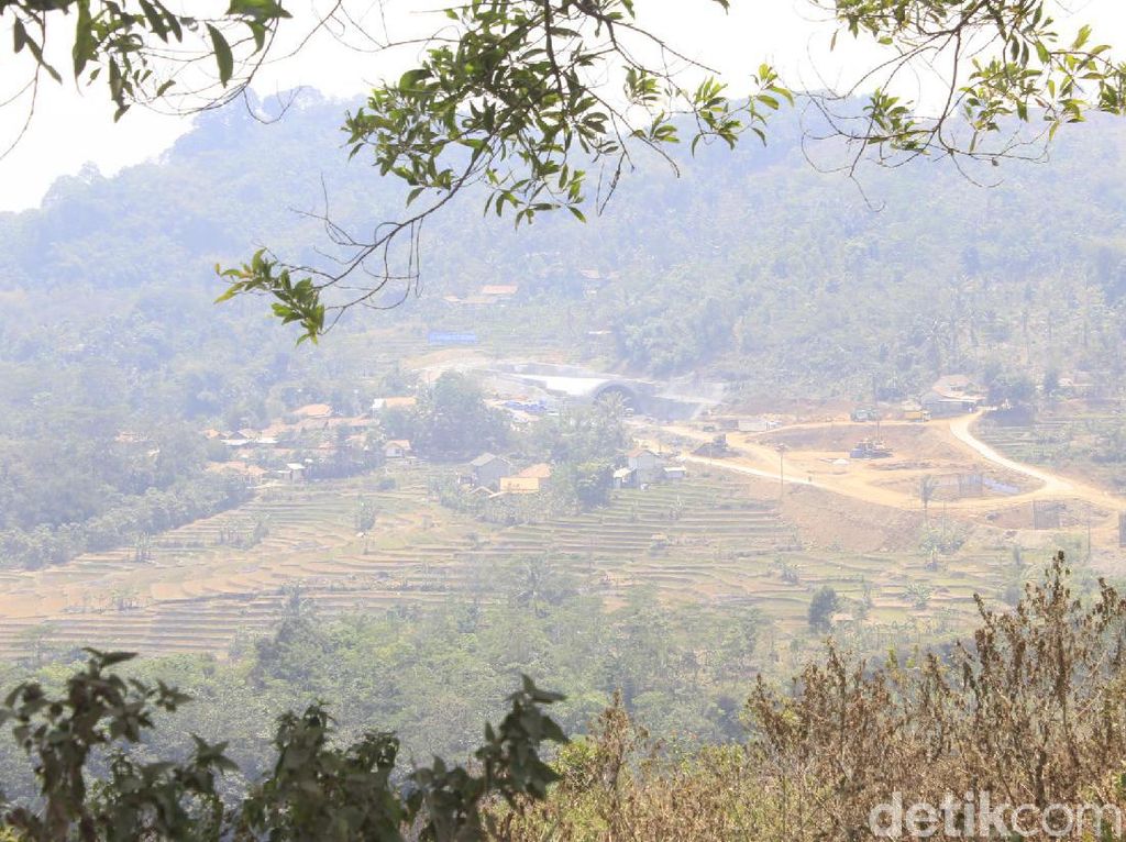 Wacana Pusat Pemerintahan Pindah Sudah Mencuat Sejak Gubernur Jabar Aher Wacana Pusat Pemerintahan Pindah Sudah Mencuat Sejak Gubernur Jabar Aher
