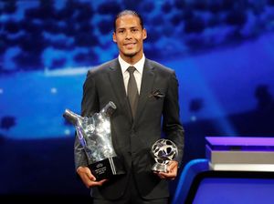 Ungguli Messi dan Ronaldo, Van Dijk Pemain Terbaik Eropa 2018/2019 Ungguli Messi dan Ronaldo, Van Dijk Pemain Terbaik Eropa 2018/2019