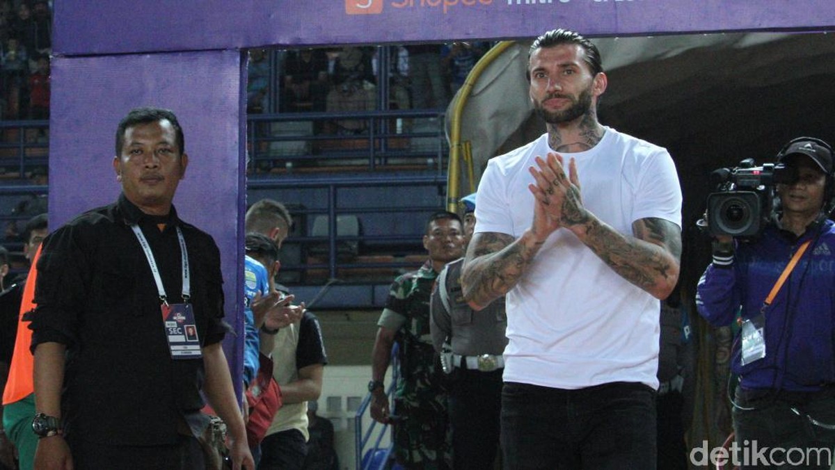 Bojan Malisic, eks striker Persib Bandung yang kini bermain untuk Badak Lampung. (Foto: Wisma Putra/detikcom)