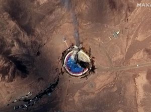 Abaikan Peringatan AS, Iran Luncurkan Satelit Tapi Gagal