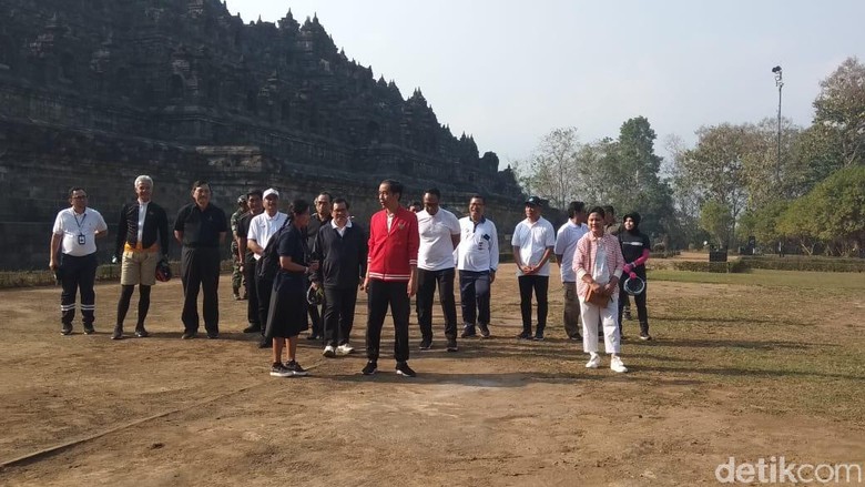 Jokowi di Borobudur (Eko Susanto/detikcom) Jokowi di Borobudur (Eko Susanto/detikcom)