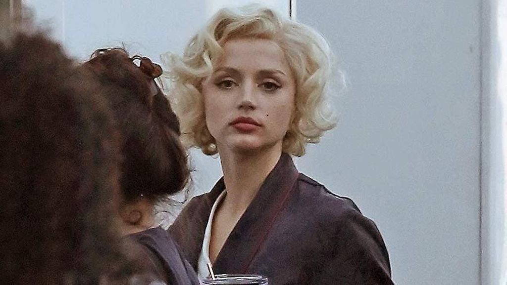 Penampilan Ana de Armas yang Mirip Banget Marilyn Monroe Penampilan Ana de Armas yang Mirip Banget Marilyn Monroe