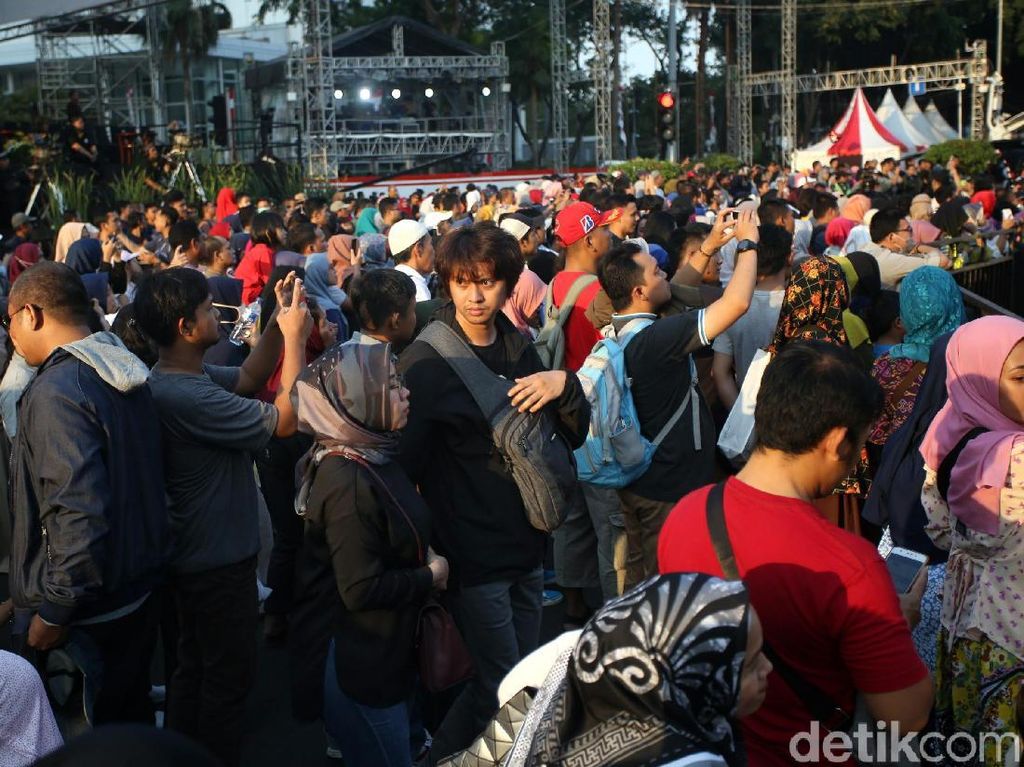 Warga Padati Bundaran HI Demi Saksikan Jakarta Muharram Festival