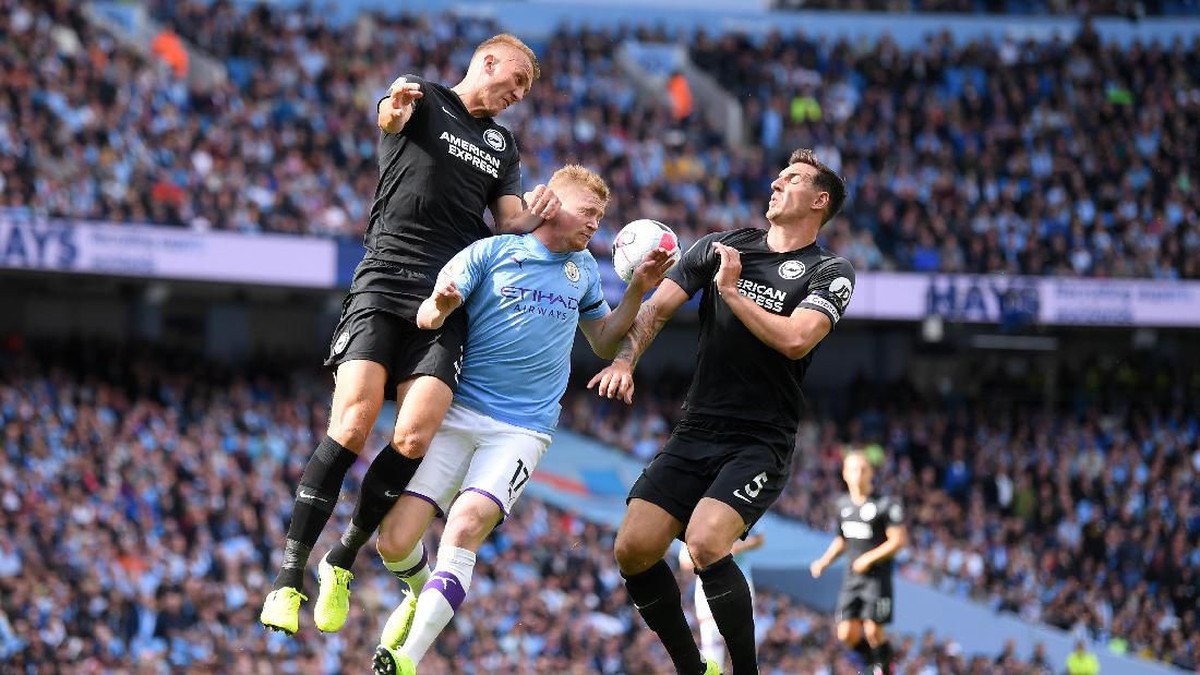 Manchester City memimpin 2-0 atas Brighton & Hove Albion di babak pertama. (Foto: Laurence Griffiths/Getty Images)