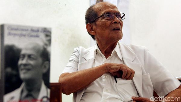 Foto: Mangku Sitepoe, Dokter Murah Hati dengan Tarif Cuma Rp 10 Ribu