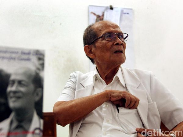 Foto: Mangku Sitepoe, Dokter Murah Hati dengan Tarif Cuma Rp 10 Ribu
