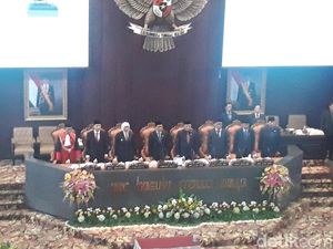Khofifah Minta Anggota DPRD Jatim yang Baru Tepati Janji Kampanye Khofifah Minta Anggota DPRD Jatim yang Baru Tepati Janji Kampanye