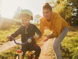 Sharenting dan Negosiasi Identitas Perempuan