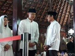 Ibunda SBY Wafat, Sandiaga Melayat ke Puri Cikeas