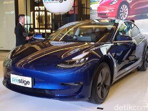 Polisi Indonesia Bakal Patroli Pakai Mobil Listrik Tesla Model 3? Polisi Indonesia Bakal Patroli Pakai Mobil Listrik Tesla Model 3?