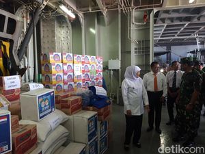Gubernur Khofifah Kirim Bantuan Logistik ke Papua
