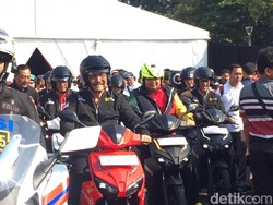 Luhut Hingga Budi Karya Konvoi Motor Listrik dari Monas ke HI
