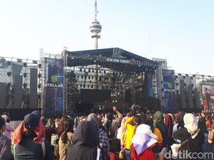 Bertabur Bintang Hip Hop, Fans Padati Venue Asian Sound Syndicate Bertabur Bintang Hip Hop, Fans Padati Venue Asian Sound Syndicate