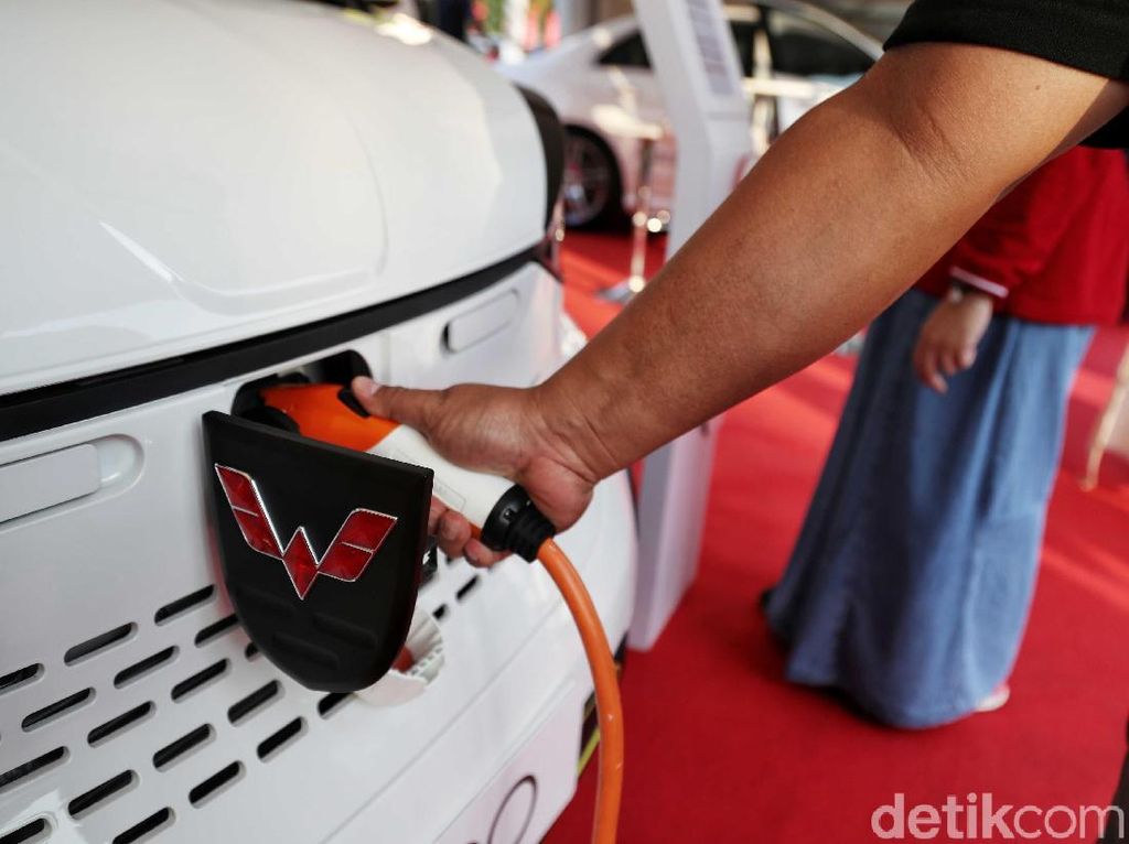 Harga Mobil Listrik di Jawa Timur Bakal Lebih Murah Harga Mobil Listrik di Jawa Timur Bakal Lebih Murah