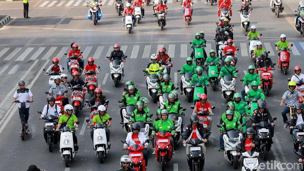 Seru! Konvoi Aneka Motor Listrik