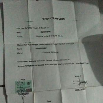 Surat perceraian Elly Sugigi dan Aldo Rossy