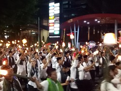 Ribuan Milenial Jakarta Ikuti Pawai Obor