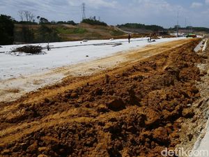Melihat Progres Pembangunan Tol Pertama di Kalimantan