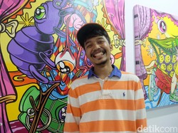 Warna-warni Lukisan Muklay di Art Jakarta 2019