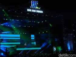 Crush Bikin Penonton Meleleh di Asian Sound Syndicate