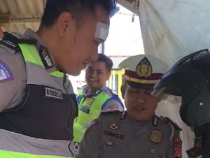 Video Penjual Cilok Bingung Ditilang, Pengin Beli SIM Polisi Video Penjual Cilok Bingung Ditilang, Pengin Beli SIM Polisi