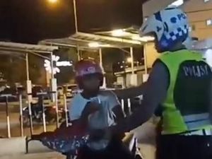 Takut Ditilang Polisi, Remaja Ini Malah Nangis
