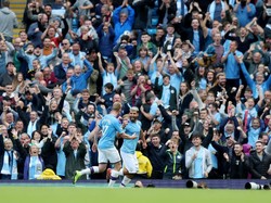 City unggul satu poin dari Liverpool yang belum memainkan partai keempatnya. REUTERS/Jon Super.