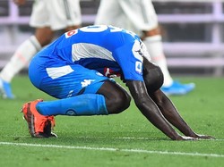Bunuh Diri Menyakitkan Koulibaly Hentikan Comeback Gemilang Napoli